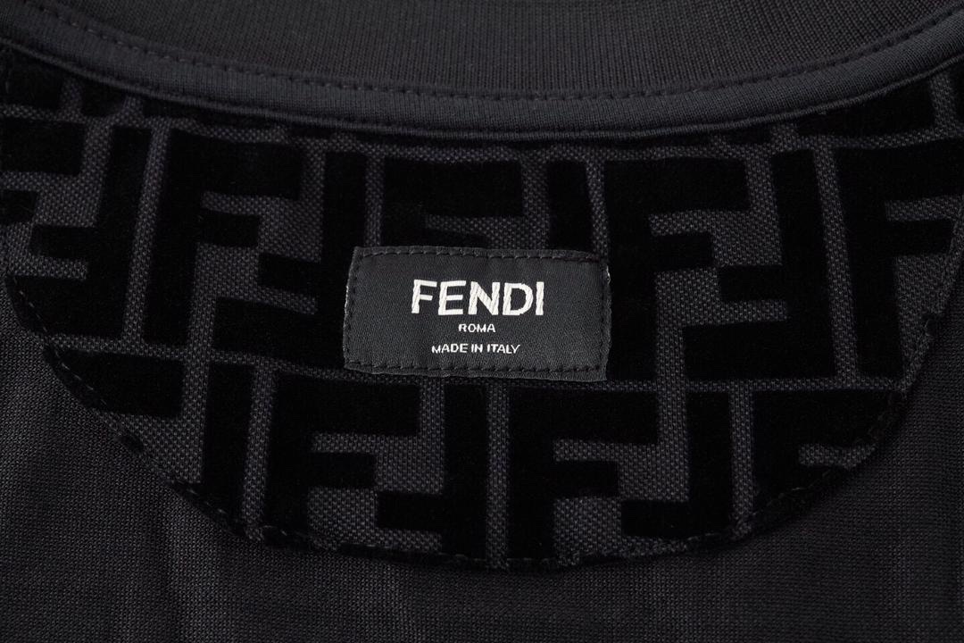 割引品ITALY製 Vintage FENDI Velours ベロア ロゴ ロンT トップス